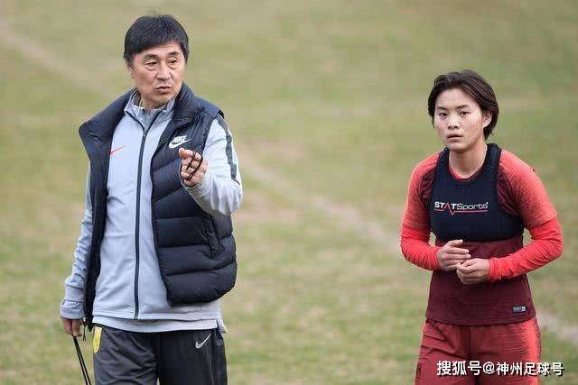 高诗岩17+9山东险胜新疆 齐麟17分李炎哲15分